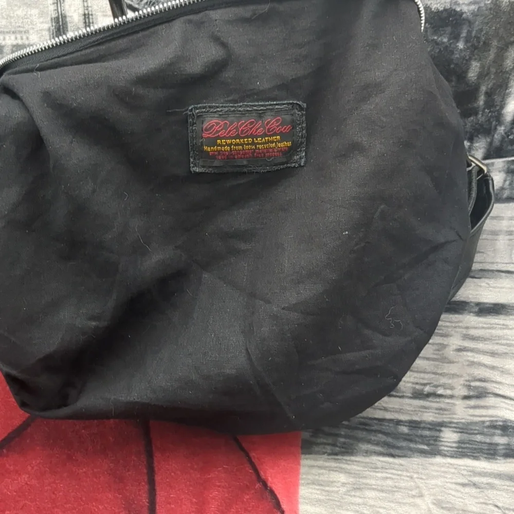 Pele Che Coco Black Leather Bag